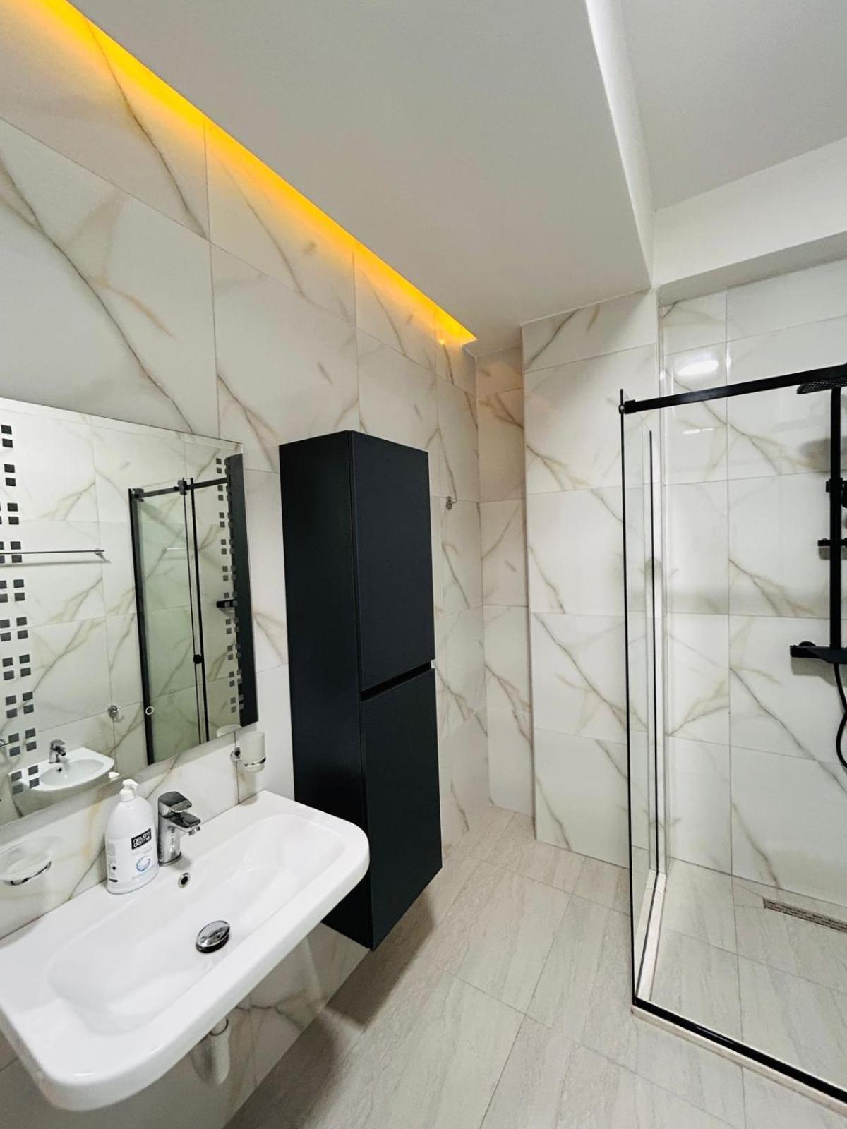 Picasso Apartment Tirana Exterior photo